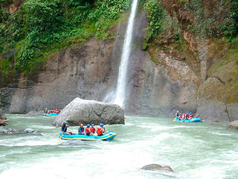 Rafting in Pacuare 1 día 